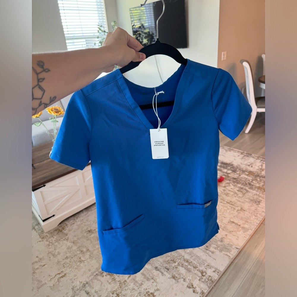 Figs scrub top Casma Women XXS. New with tags from a smoke free household.